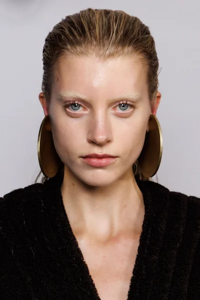 Look 10